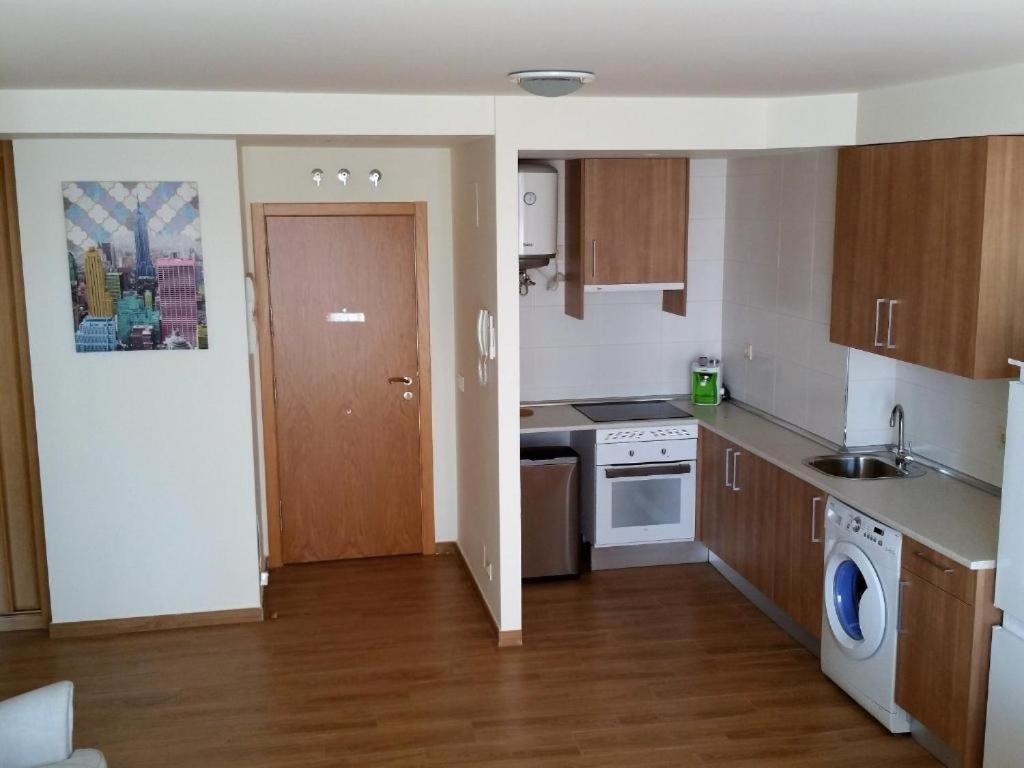 Apartamentos Urgel Madrid Exteriör bild