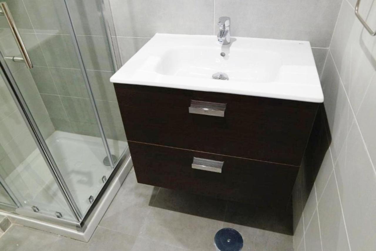 Apartamentos Urgel Madrid Exteriör bild